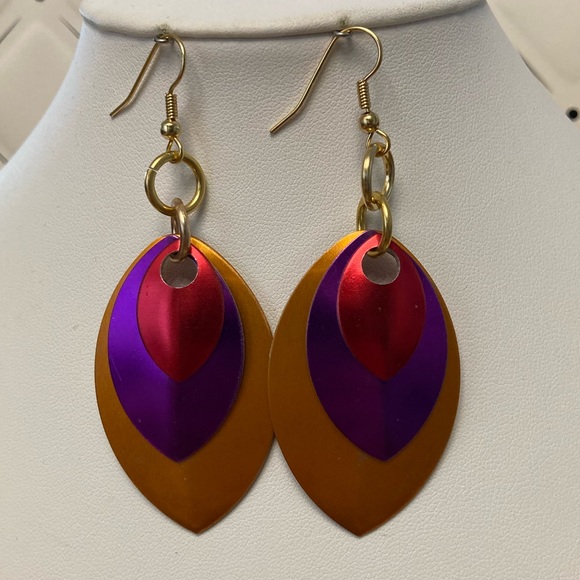 Earrings - Picture 2 of 5